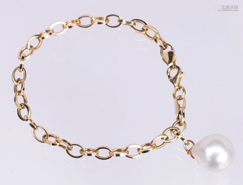 South Sea cultured pearl, 14k yellow gold bracelet