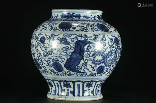 Ming dynasty blue and white jar with flowers pattern