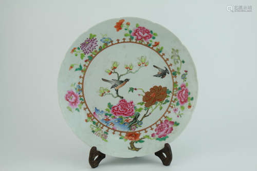 Qing dynasty famille rose plate with flowers pattern