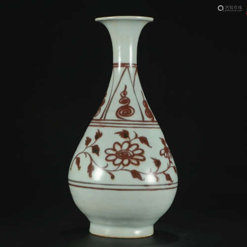 Qing dynasty copper-red-glazed bottle with flowers pattern