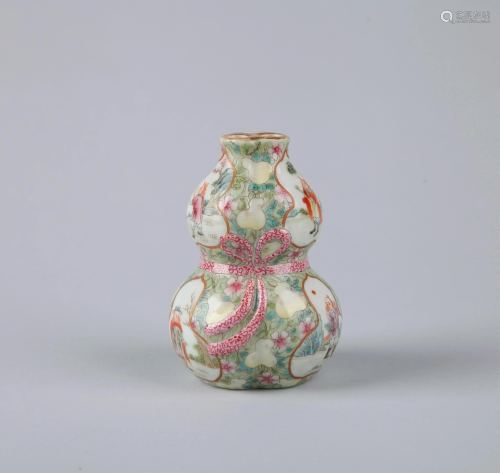 A CHINESE FAMILLE ROSE VASE, QIANLONG MAR…