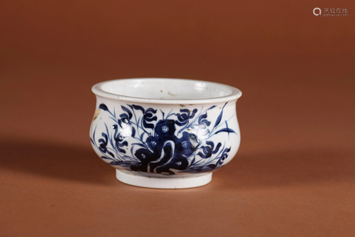 A CHINESE BLUE AND WHITE CENSER, QING DYNA…