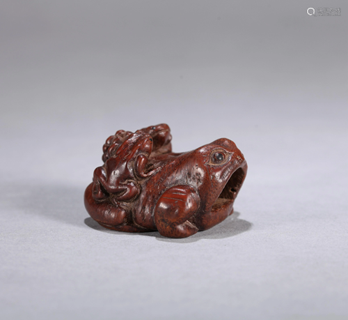 A CHINESE CARVED BAMBOO TOAD, 18TH CENT…