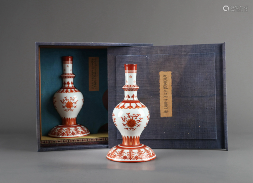 A PAIR OF CHINESE IRON RED VASES, QING DYN…
