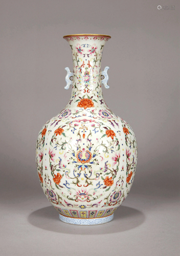 A CHINESE FAMILLE ROSE VASE, JIAQING MARK, …