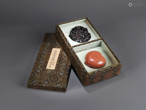 A CHINESE GEM STONE PEACH SHAPED BOX …