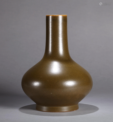 A CHINESE 'TEA-DUST' GLAZED VASE, GUANGXU MA…