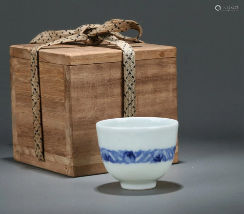 A CHINESE BLUE AND WHITE CUP, KANGXI MARK, …