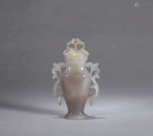 A CHINESE CARVED AGATE VASE, REPUBLIC PERIOD