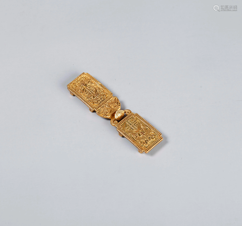 A CHINESE GILT BRONZE BELT HOOK, QIANL…