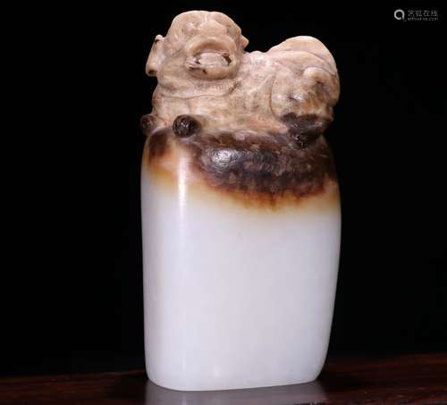 A CHINESE HETIAN JADE SEAL