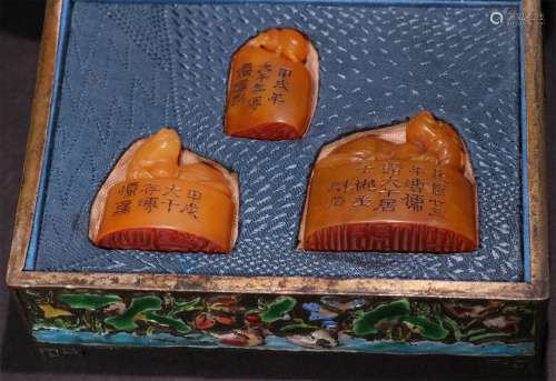 A SET OF CHINESE TIANHUANG STONE SEALS