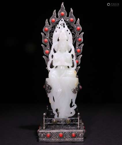 A CHINESE HETIAN JADE GUANYIN ORNAMENT