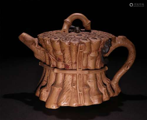 A CHINESE BOCCARO TEAPOT