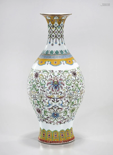 Chinese Enameled Porcelain Vase