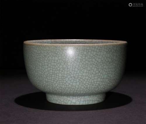 A CHINESE GE KILN PORCELAIN BOWL