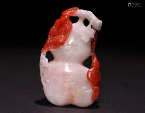 A CHINESE SOUTHERN RED AGATE GOURD PENDANT