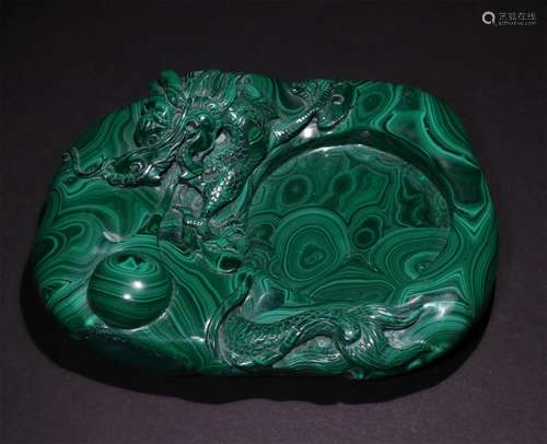 A CHINESE MALACHITE INKWELL