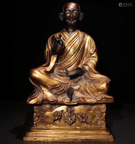 A CHINESE GILT BRONZE STATUE