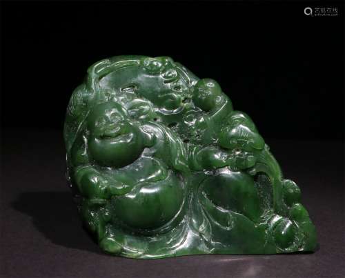 A CHINESE HETIAN GREEN JADE ORNAMENT