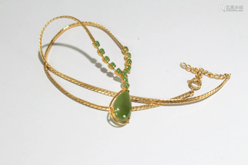 An Estate Jewelry Necklace
