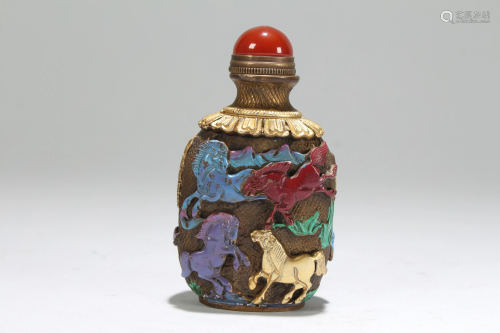 Chinese Overlay Snuff Bottle