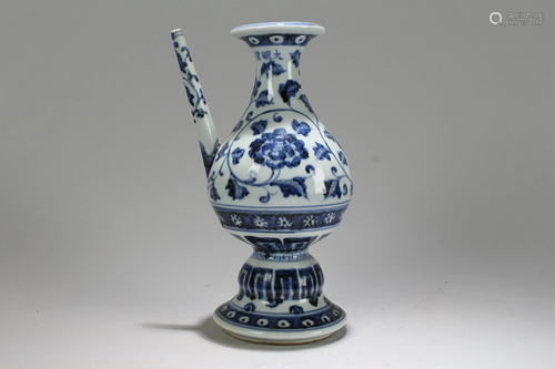 A Chinese Blue and White Porcelain Ewer