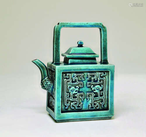 清瑠璃釉夔龍紋茶壺