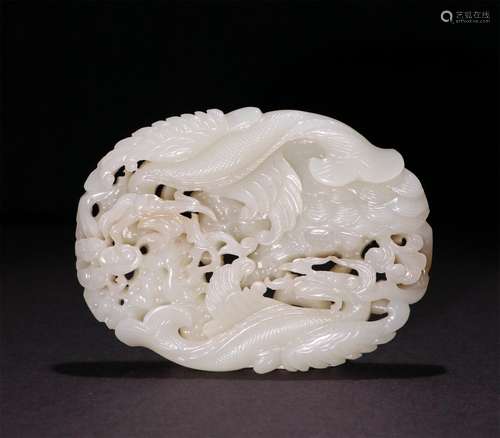 A CHINESE HETIAN JADE CARVING