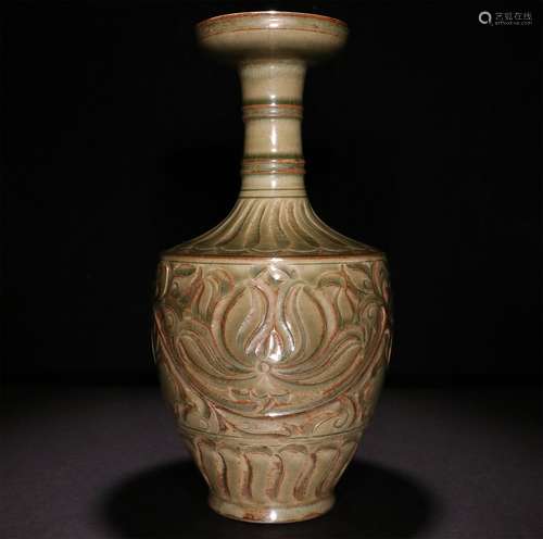 A CHINESE DING KILN CELADON BOTTLE