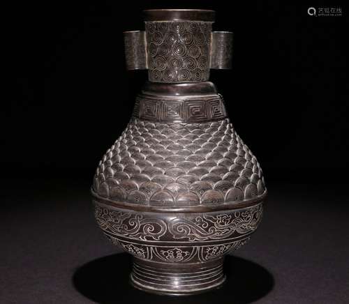 A CHINESE SILVER DOUBLE EARS DRAGON BOTTLE