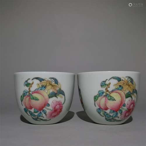 A PAIR OF QING YONGZHENG FAMILLE ROSE PORCELAIN CUPS