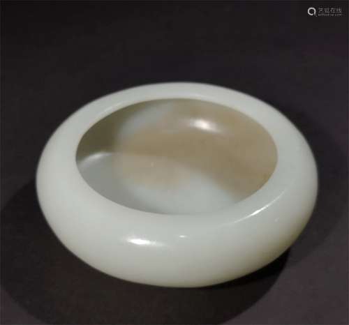 A QING DYNASTY WHITE JADE BRUSH WASH