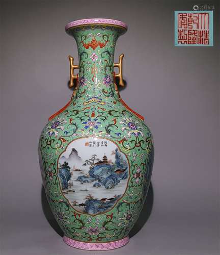 A QING QIANLONG DYNASTY FAMILLE ROSE PORCELAIN LANDSCAPE BOTTLE