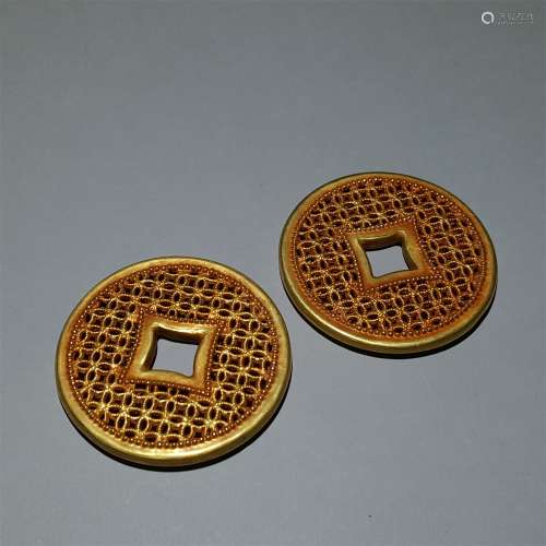 A PAIR OF QING DYNASTY GOLD COINS