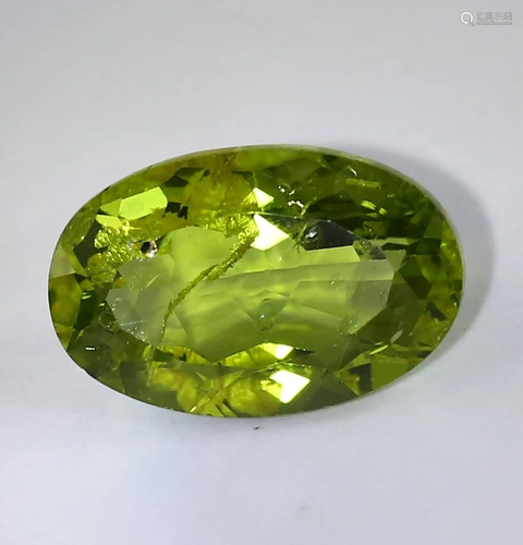 IGI Cert. 6.39 ct. Yellowish Green Peridot - PAKI…