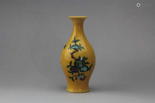 A Chinese Yellow Glazed Tricolour Painted Porcelain Vase