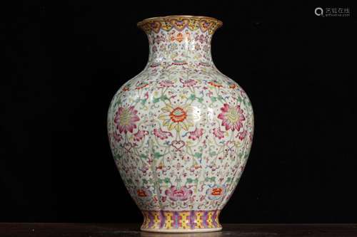 A Chinese Famille Rose  Twine Pattern Floral Porcelain Vase