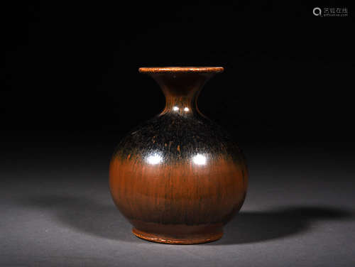 A Chinese Jian Kiln Glazed Porcelain Vase