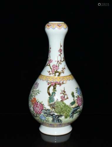 A Chinese Famille Rose Flower&Bird Pattern Porcelain Garlic-head Bottle