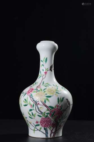 A Chinese Famille Rose Floral Porcelain Garlic-head Bottle