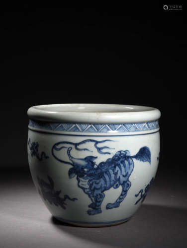 A Chinese Blue and White Beast Painted Porcelain Vat