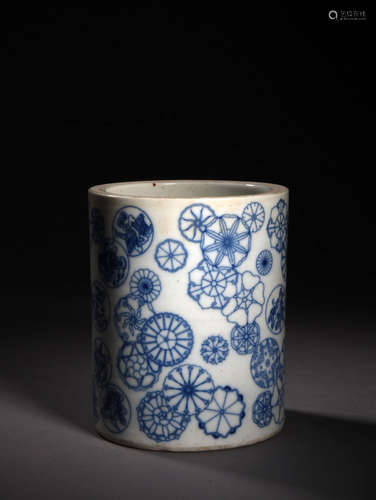 A Chinese Blue and White Floral Porcelain Brush Pot