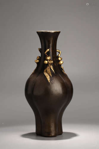 A Chinese Gild Copper Vase
