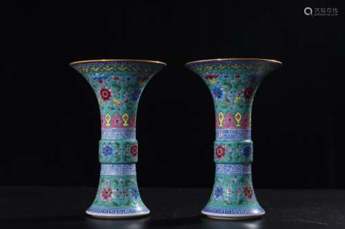 A Pair of Chinese Famille Rose Floral Porcelain Flower Vase