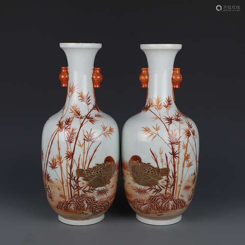 A Pair of Chinese Iron Red Gild Double Ears Porcelain Vase