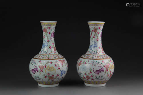 A Chinese Famille Rose Porcelain Vase