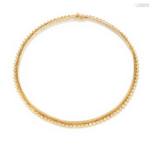 YELLOW GOLD AND DIAMOND NECKLACE