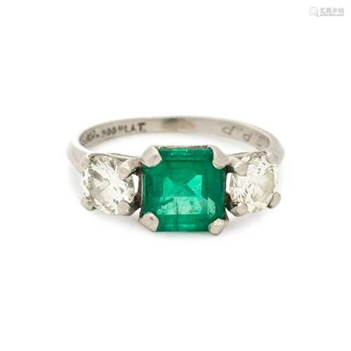 EMERALD AND DIAMOND RING