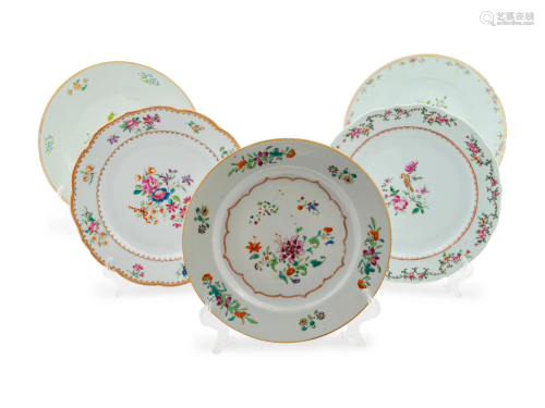 Thirty Chinese Export Famille Rose Cabinet Plates